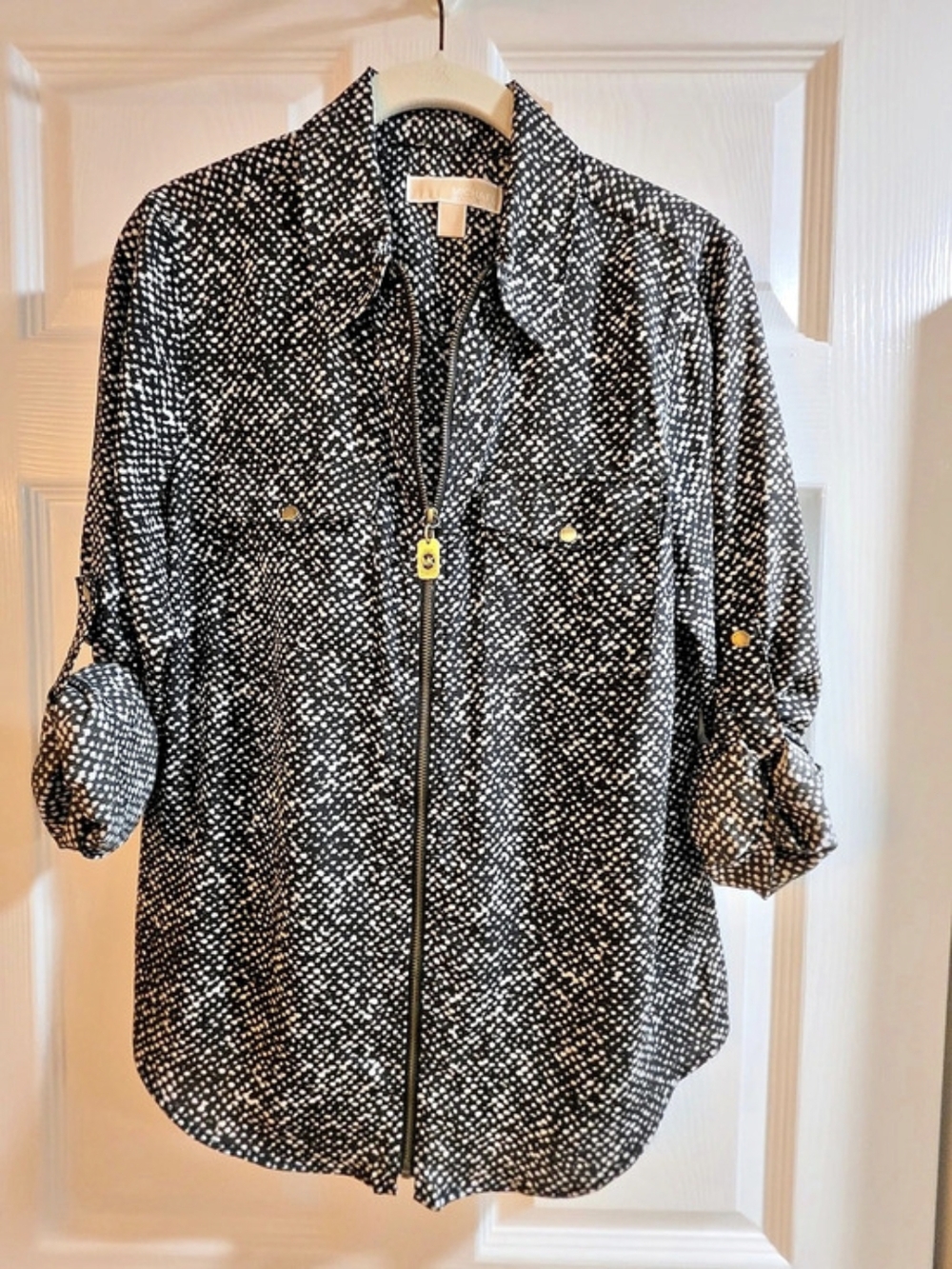 Cute Top- Designer Name- Size M Black & White Zip-Front Roll-Tab Sleeve Top